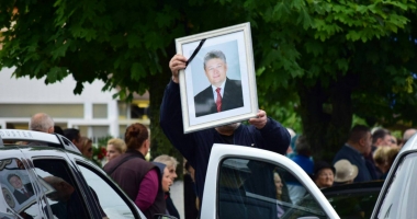 LACRIMI ȘI DURERE INFINITĂ / Fostul primar al orașului Eforie, ION OVIDIU BRĂILOIU, CONDUS PE ULTIMUL DRUM - Galerie foto - 10