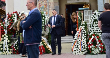 GALERIE FOTO. Puhoi de lume la slujba de înmormântare a fostului primar Ion Ovidiu Brăiloiu - 7