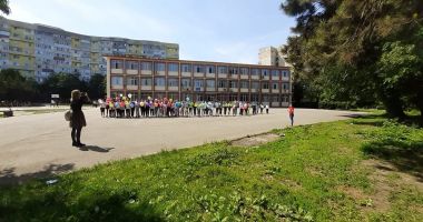 GALERIE FOTO / Școala nr. 29 „Mihai Viteazul” a îmbrăcat haine de sărbătoare - 6