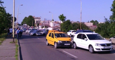 VIDEO. GRAV ACCIDENT RUTIER, LA CONSTANȚA. CINCI MAȘINI IMPLICATE - 2