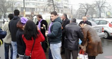 Galerie FOTO - Echipa PP-DD Constanța  a "invadat" orașul cu flori și mărțișoare - 6