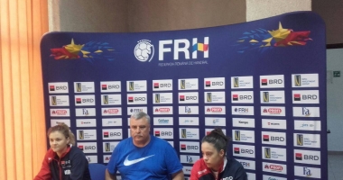 Stire din Sport : Viitorul handbalului românesc feminin, pregătit de spectacol, în Sala Sporturilor