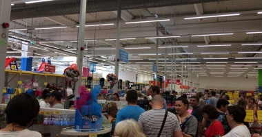 Galerie foto. JUMBO A VENIT DIN GRECIA, DAR CU SERVICII DE... ROMÂNIA - 2