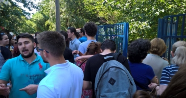 Stire din Cultură-Educație : BACALAUREAT 2017. Tentativă de fraudă, la Constanța!