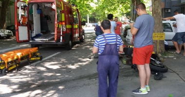 Galerie foto-video. ACCIDENT RUTIER GRAV. IMPACT PUTERNIC ÎNTRE O MOTOCICLETĂ ȘI O SKODA - 3