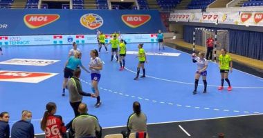 Stire din Sport : Handbal / CS Măgura, victorie dramatică în meciul cu DHK Banik Most, din EHF European League