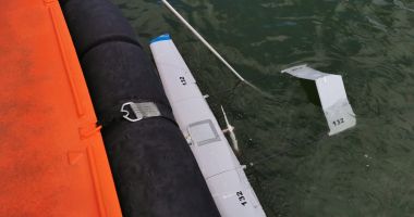 GALERIE FOTO. DRONĂ MILITARĂ SUSPECTĂ, recuperată din largul Mării Negre! - 3