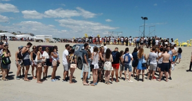 Galerie foto. A ÎNCEPUT NEBUNIA "NEVERSEA"! COZI KILOMETRICE PE PLAJA DIN CONSTANȚA - 5