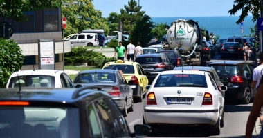 Galerie foto. A ÎNCEPUT NEBUNIA "NEVERSEA"! COZI KILOMETRICE PE PLAJA DIN CONSTANȚA - 2