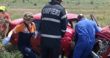 IMAGINI ȘOCANTE / GRAV ACCIDENT RUTIER LA SIBIOARA. O FEMEIE A MURIT, ȘOFERUL ERA BEAT MANGĂ - 7