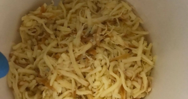 IMAGINI HALUCINANTE! BUCĂTĂRIILE TERASELOR DIN MAMAIA, FOCARE DE MIZERIE: MICI VECHI DE PATRU LUNI, SUC EXPIRAT DE UN AN, RAȚĂ CU PENE ÎN CONGELATOR - 5