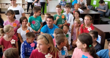 Stire din Sport : Horia Tecău sprijină  campania "Servicii Comunitare pentru copii"