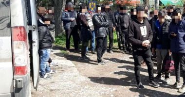 Stire din Eveniment : Ialomiţa: Doi cetăţeni bulgari arestaţi pentru trafic de migranţi
