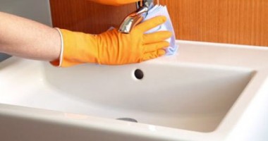 Stire din Diverse : Cum să cureți baia într-un sfert de oră
