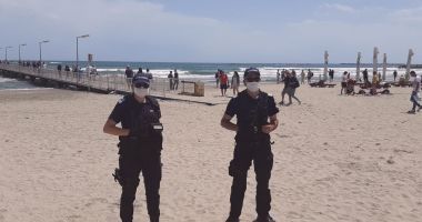 Stire din Eveniment : Bărbat recalcitrant, înarmat cu un cuțit, surprins de jandarmi în Mamaia