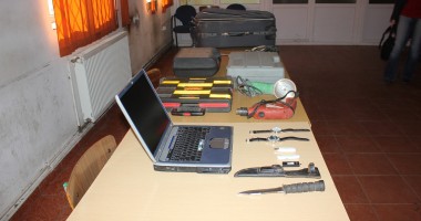 Stire din Eveniment : Percheziții la trei hoți din locuințe din Constanța. Iată ce au găsit polițiștii!