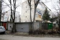 Stire din Cetățenești : Se războiesc din cauza unor garaje "iertate" de primărie