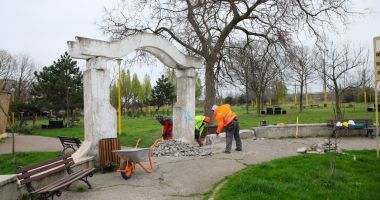 REPARAȚII în parcul din cartierul POARTA 6! - 2