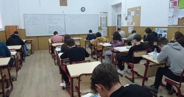 Stire din Cultură-Educație : Rezultate simulare. Noroc că mai e până la Bac! Jumătate din elevii constănțeni l-ar fi picat