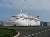 Stire din Economie : 12.000 de turiști vor trece prin terminalul de pasageri din portul Constanța, în 2009
