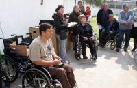 Stire din Social : Bătuți de soartă, văduviți de lege