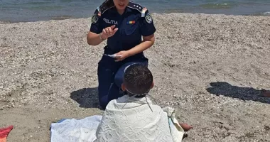 Acțiune pe plajele de pe litoral pentru a preveni dispariția copiilor. Recomandări pentru părinți
