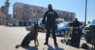Stire din Eveniment : Ziua Poliției Române, sărbătorită în Piața Ovidiu