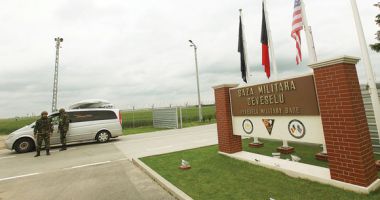 Stire din Eveniment : Ministrul Apărării, Mihai Fifor, și ambasadorul SUA la București, Hans Klemm, vizită la Deveselu