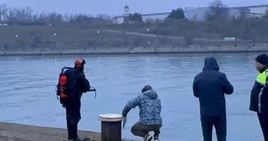 Stire din Eveniment : A treia zi de speranță. Scafandrii militari reiau căutările minorei dispărute la Agigea
