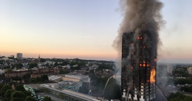 Stire din Actualitate : Incendiu devastator în Londra / Primele fotografii din interiorul Grenfell Tower