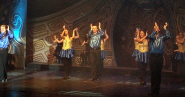 20 de microfoane au redat "Rhythm of the Dance" - 2