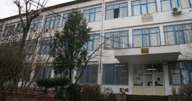 Stire din Eveniment : TRAFIC DE DROGURI lângă Liceul "Virgil Madgearu"