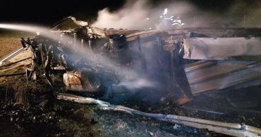 Accident pe autostrada A2. Un TIR s-a răsturnat! - 2