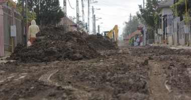 VIDEO - În cartierele Constanței. CUFUNDAȚI ÎN MOCIRLĂ. Niciodată nu au avut asfalt pe străzi! - 3