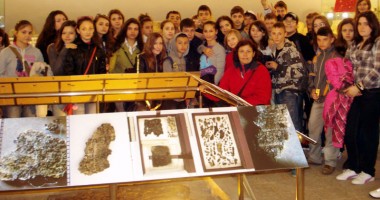 Stire din Cultură-Educație : 1.000 de euro pentru cel mai bun proiect "Școala Altfel"
