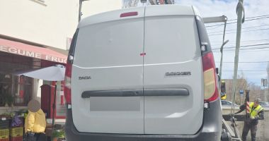 Persoană care comercializa produse lactate lîngă complexul Abator sancționată de polițiștii locali - 2