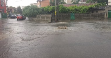 UPDATE. CONSTANȚA SUB APE: Zeci de străzi, gospodării și instituții publice sunt inundate! Canalizările nu mai fac față! GALERIE FOTO - 15
