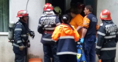 UPDATE / Incendiu într-o locuință din Constanța. O bătrână este blocată în apartament - 2