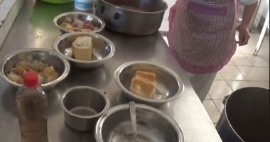Imagini cutremurătoare! Cu ce se hrănesc pacienții de la un spital din Călărași - 2