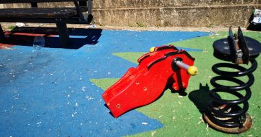 Locuri de joacă vandalizate la Constanța! Primăria depune plângeri penale - 2