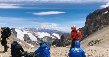 Alpinism / Premieră absolută: doi nevăzători au ridicat tricolorul pe cel mai înalt vârf al Americii de Sud - 2