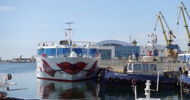 Nava fluvială de pasageri A ROSA MIA, prima escală în portul Constanța - 2