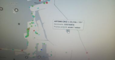 GALERIE FOTO / Ambarcațiune răsturnată în largul mării, la Tuzla. SAR ARTEMIS în operațiune de căutare și salvare - 2