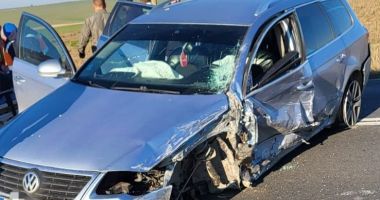 Accident între două camioane, la ieșirea din Stupina! Intervine elicopterul SMURD - 2