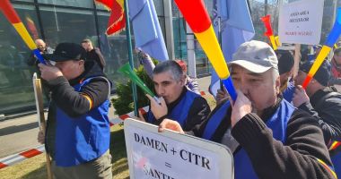 Stire din Economie : "Suntem lăsaţi în derivă!". Muncitorii de la Şantierul Naval Damen Mangalia, strigăt de durere