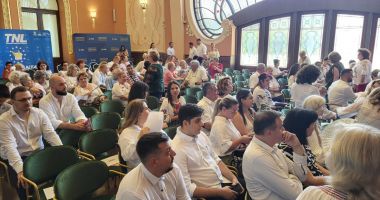 Stire din Politică-Administrație : Liberalii constănțeni au marcat Ziua Universală a Iei, la Cazinoul din Constanța