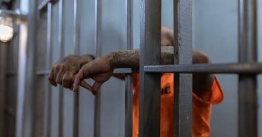 Stire din Actualitate : Deținut periculos, eliberat din greșeală din închisoare după ce a fost confundat cu un coleg