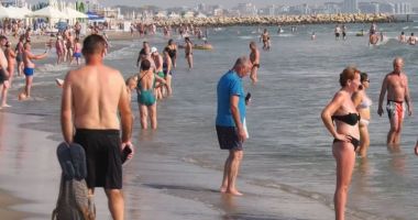 Stire din Social : Care sunt pericolele la care se expun turiștii, pe litoral?