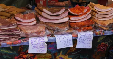Masa de sărbători începe cu forfota din târgurile cu produse tradiționale - 2