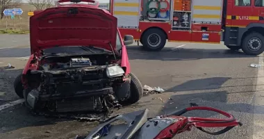 Stire din Eveniment : UPDATE Accident grav în zona Hanul Morilor, în a doua zi de Crăciun. Patru copii au ajuns la spital